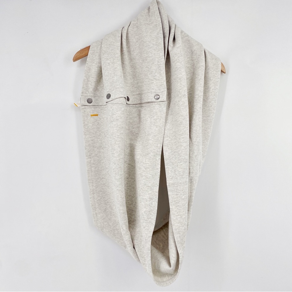 🌸 Lucy Sweater Knit Infinity Jersey Scarf with Snaps